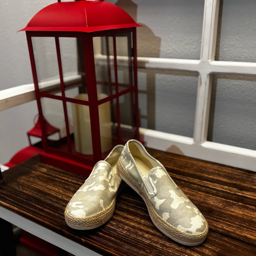 Esprit Camouflage Espadrilles - Cream and Gray